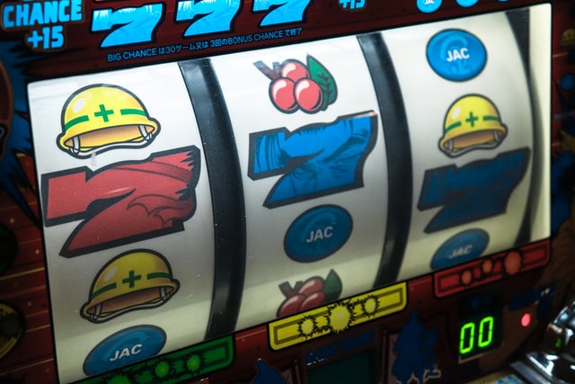 A Few Interesting Facts About Slot Machines